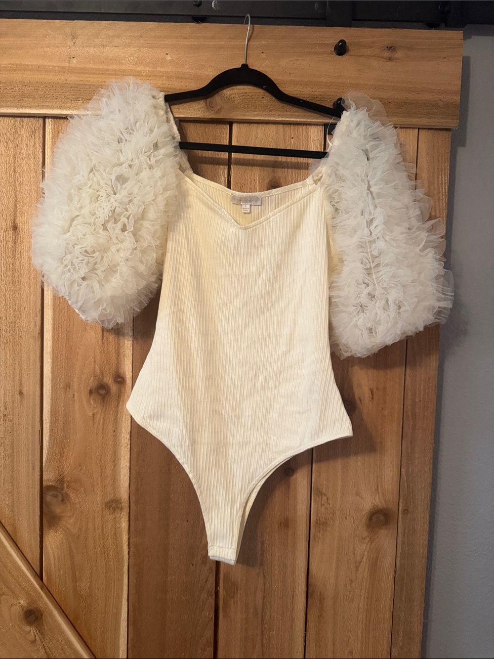 Cream Puff-Sleeve Ribbed Bodysuit